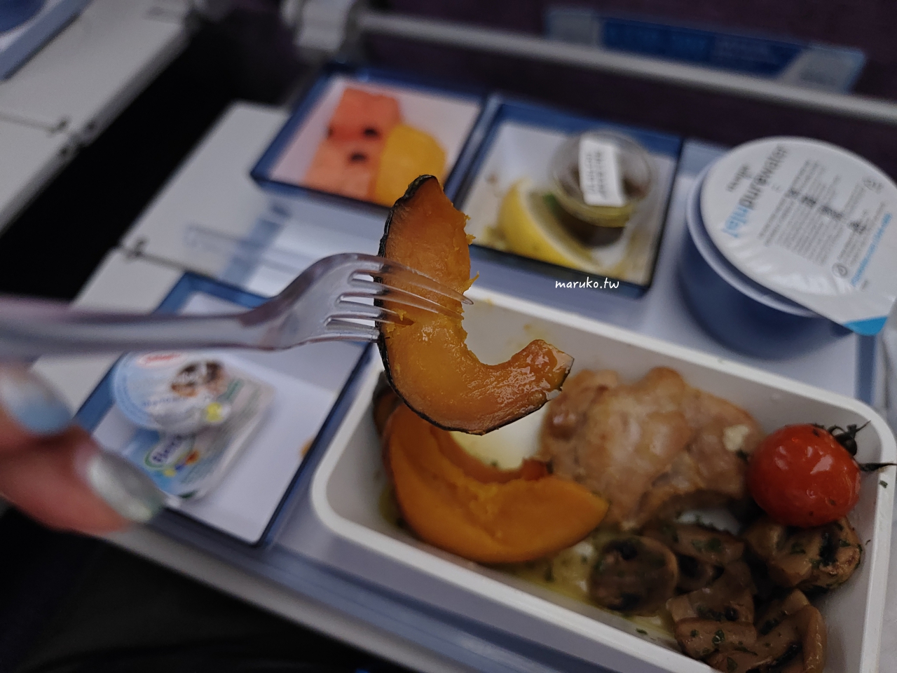 【中華航空】飛機餐、特別餐，有魚排的特別餐原來要這樣訂！ @Maruko與美食有個約會
