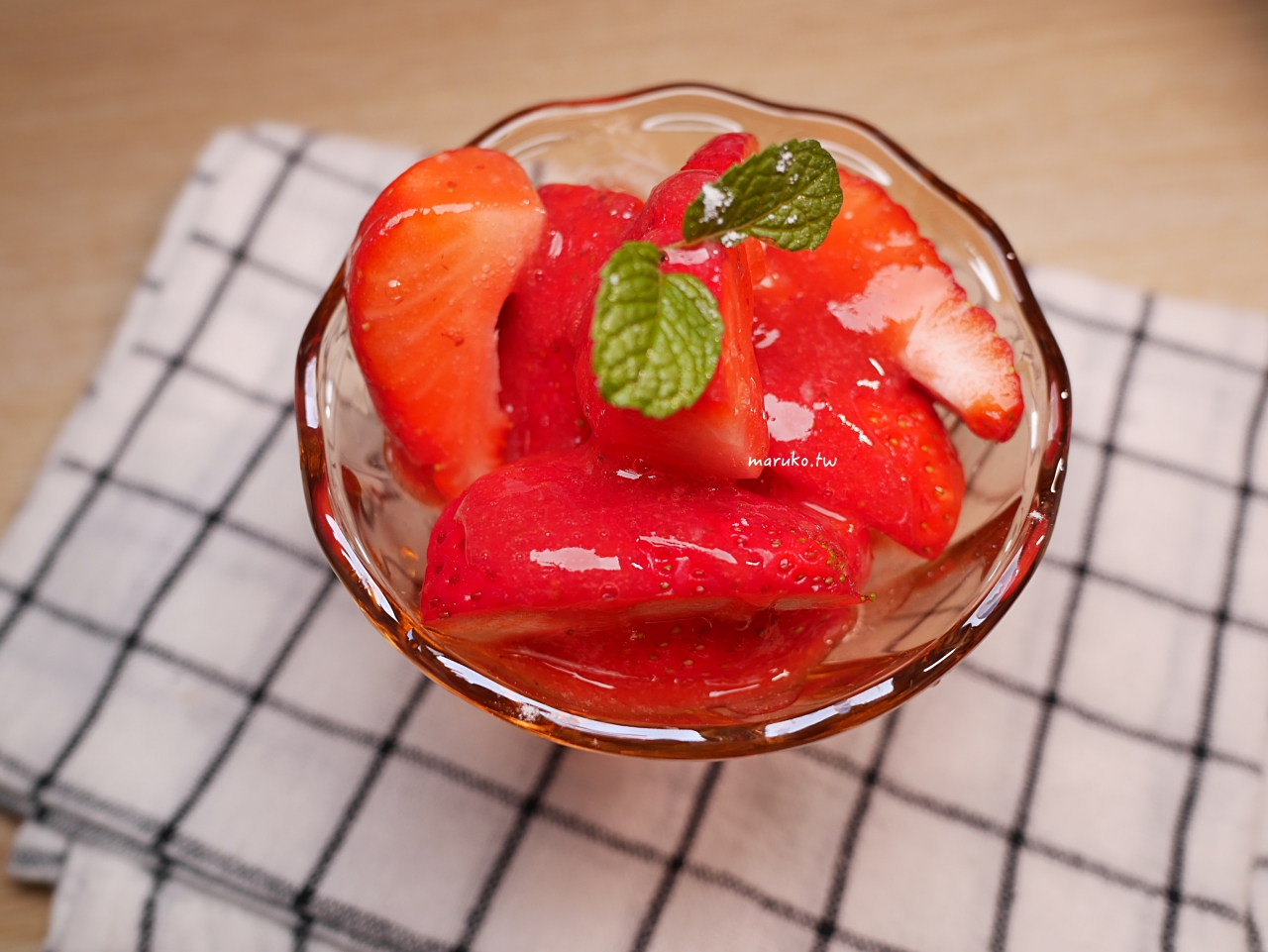 【食譜】新鮮草莓果醬 不加一滴水的草莓醬 沾著草莓吃,簡單又健康