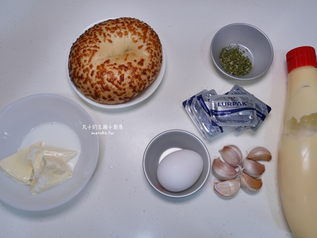 【食譜】韓國爆漿奶油起司大蒜麵包｜用貝果做韓國熱門的現烤路邊攤小吃 @Maruko與美食有個約會