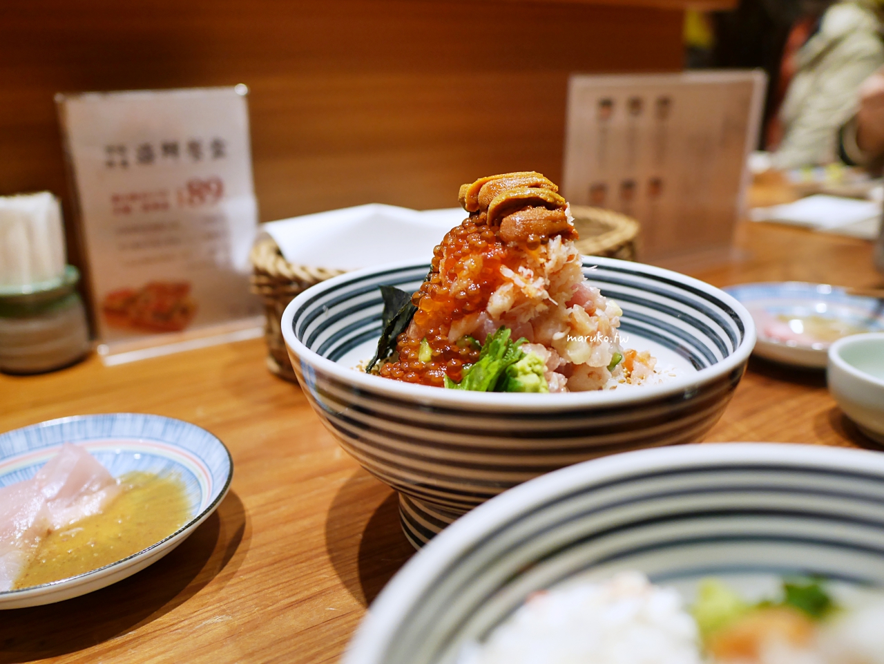 【台北】9間料多到滿出來的超人氣海鮮丼，不用到漁港搭捷運走路就可以到！ @Maruko與美食有個約會