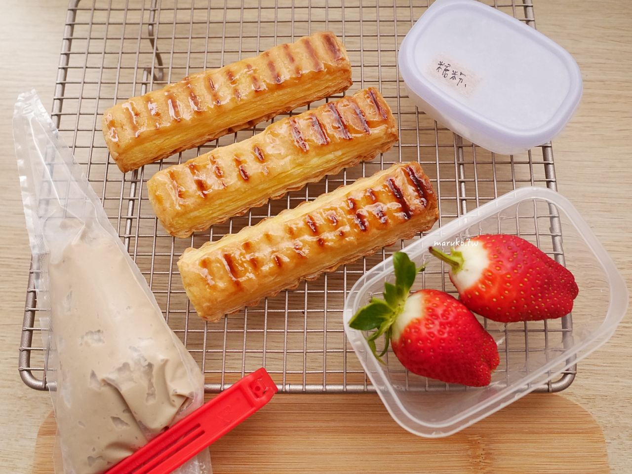 【食譜】草莓千層派 用冷凍起酥片做派皮,Vitantonio 鬆餅機,帕里尼烤盤運用分享 @Maruko與美食有個約會