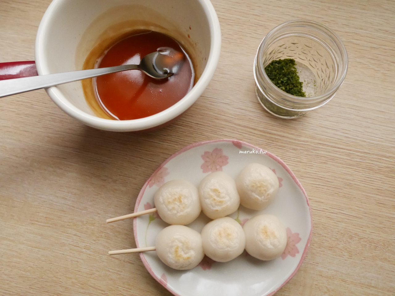 【食譜】甜醬油糰子 糯米粉不需要燙麵的做法 日式甜醬油一次學會 @Maruko與美食有個約會