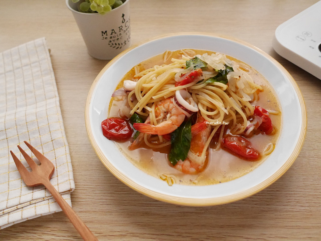 【食譜】海鮮義大利湯麵 免爆香！一鍋到底的義大利麵做法