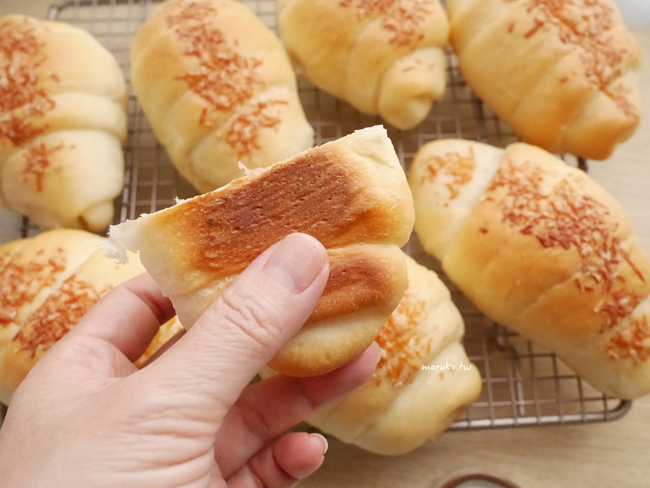 【食譜】熱狗麵包捲 麵包捲內餡分享 可當作早餐或點心的麵包 @Maruko與美食有個約會