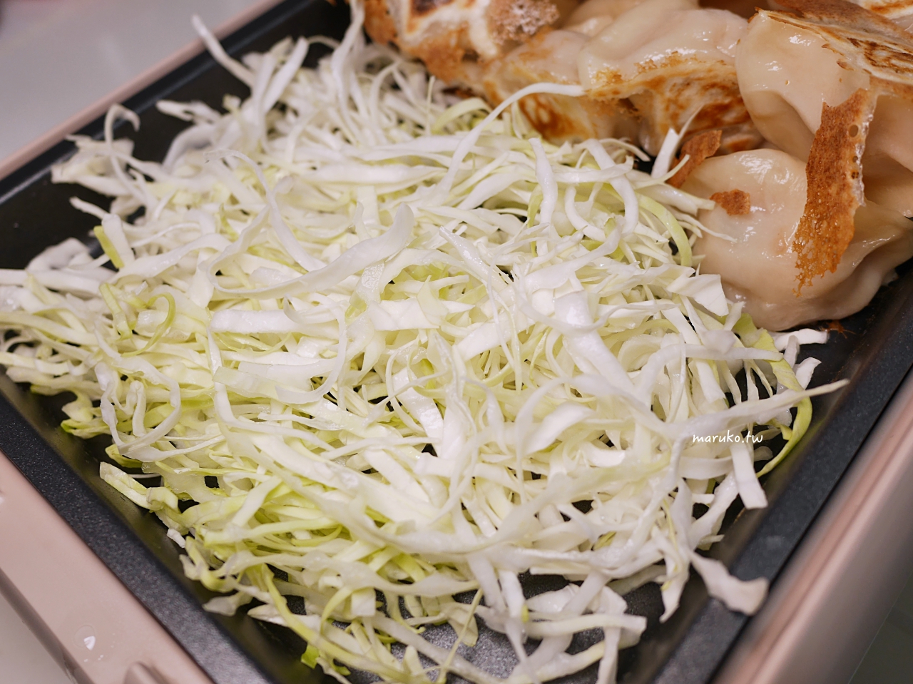 【食譜】日式煎餃 讓水餃更酥脆的居酒屋日式煎餃做法 @Maruko與美食有個約會