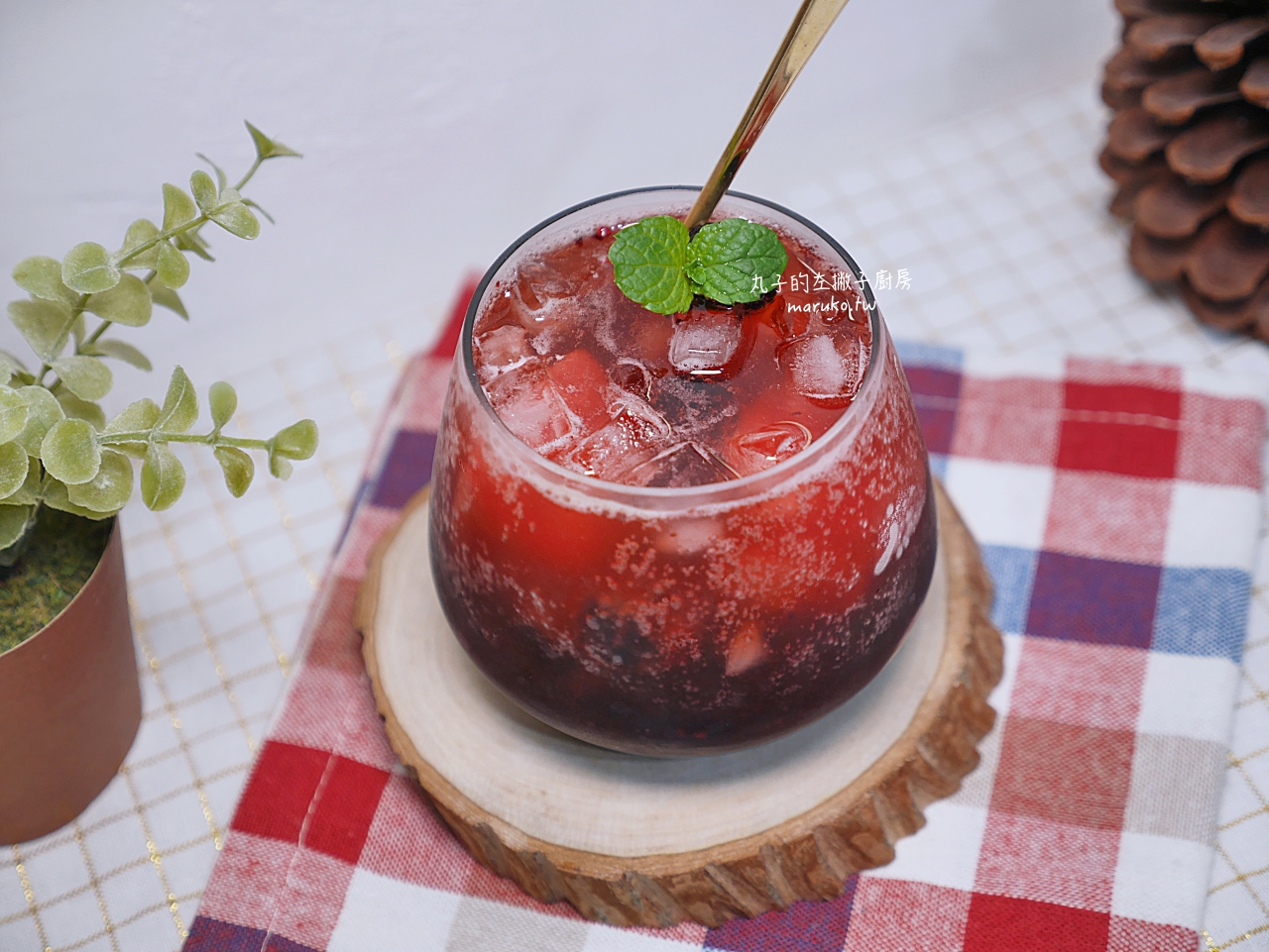 【食譜】鳳梨冰沙氣泡飲 清涼夏日飲品 簡單做 100%水果冰沙 @Maruko與美食有個約會