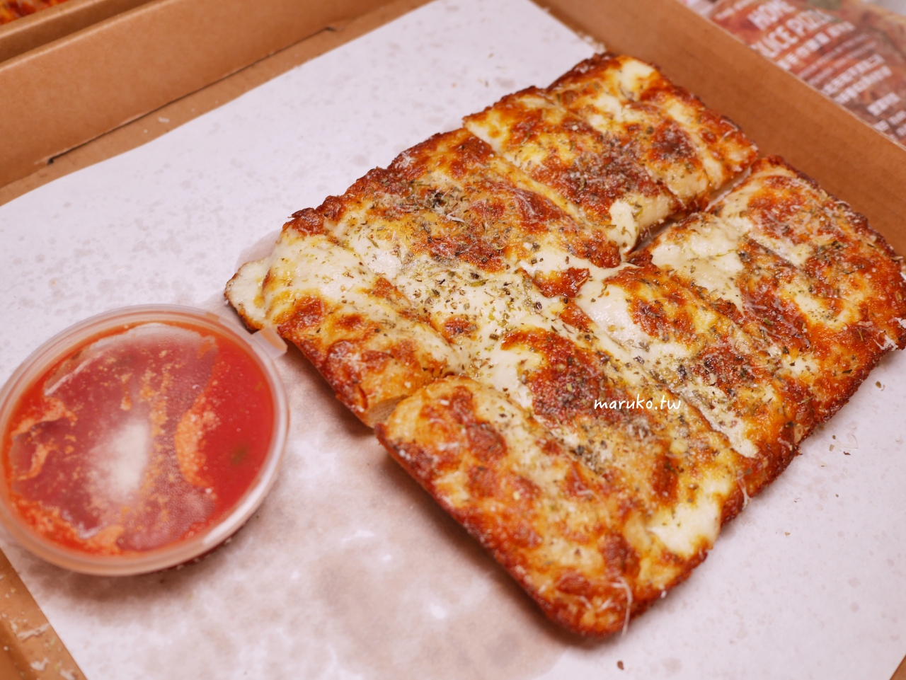 【台北】Home Slice Pizza 隱藏在學區的美國手作披薩 現刨起司 加量不加價，12吋只要230元 @Maruko與美食有個約會