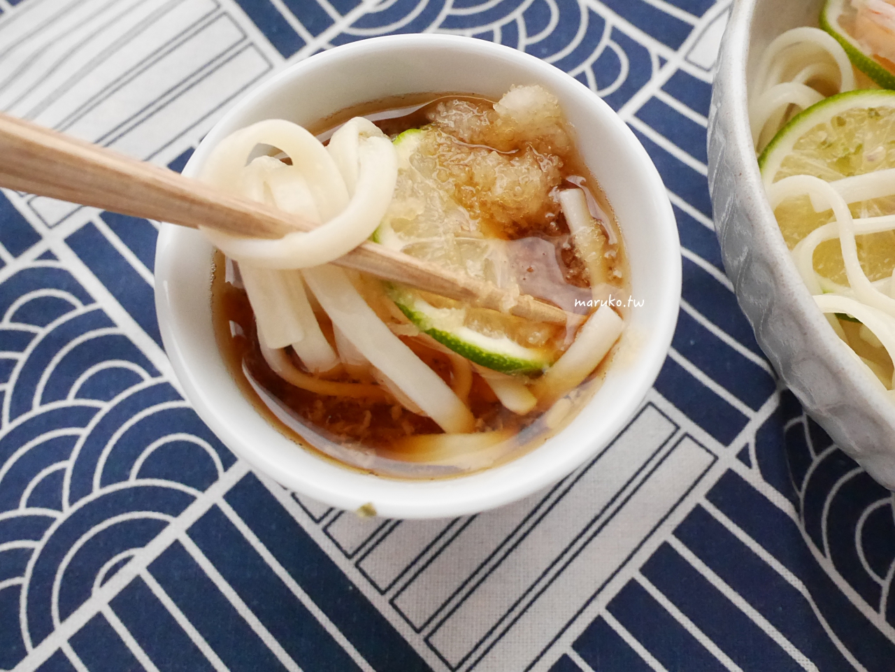 【食譜】日式沾麵醬 適合夏天的青檸蝦仁烏龍冷沾麵做法 @Maruko與美食有個約會