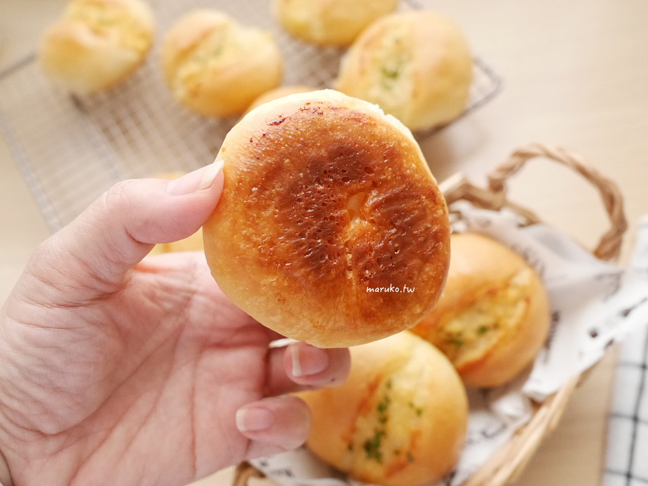【食譜】帕瑪森起司香蒜麵包 迷你版一個剛剛好，烤箱食譜分享！ @Maruko與美食有個約會