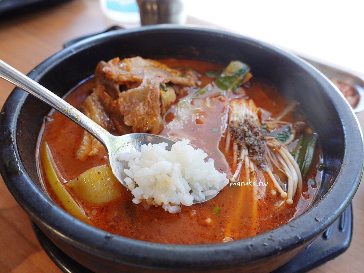 【台北】 東大門韓國特色料理 隱藏學區一個人就能吃的馬鈴薯豬骨湯飯 @Maruko與美食有個約會