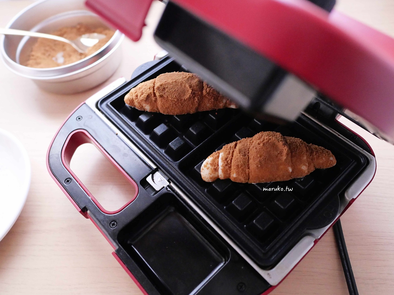 【食譜】脆皮肉桂黑糖可朗芙 用鬆餅粉做韓國最流行的 croiffle 熱壓可朗芙做法 @Maruko與美食有個約會