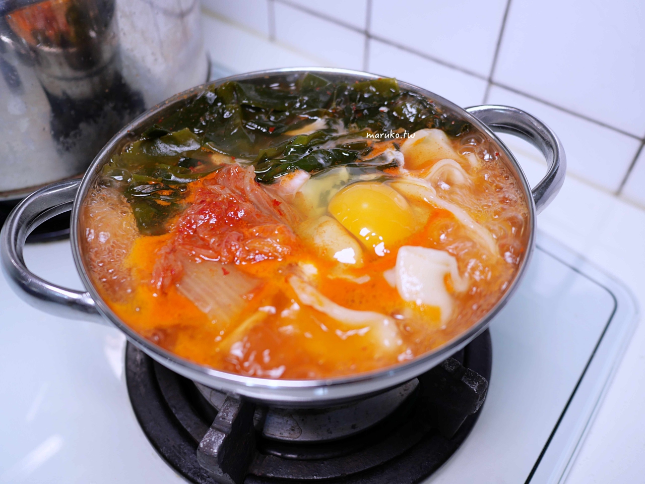 【食譜】韓式泡菜餃子湯 適合冬天吃的暖呼呼鍋物 首爾廣藏市場好物推薦 @Maruko與美食有個約會