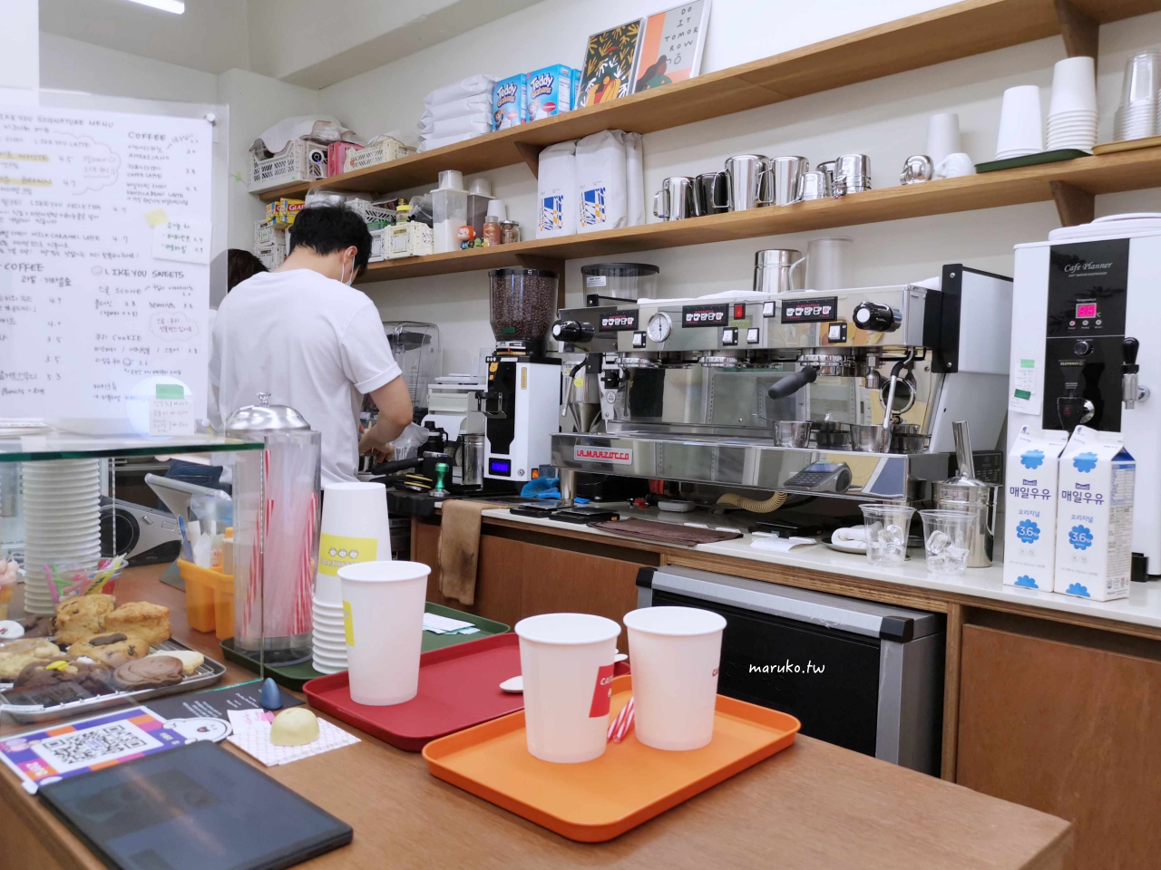 【首爾】Cafe LIKEYOU 可愛的奶油拿鐵咖啡店 市廳站週邊咖啡推薦 @Maruko與美食有個約會