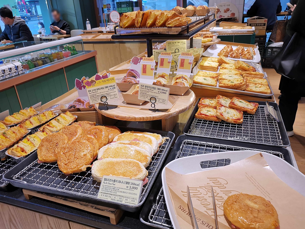 【首爾】Tous Les Jours 多樂之日 CJ旗下國際連鎖烘焙屋，早餐麵包三明治現烤出爐！ @Maruko與美食有個約會