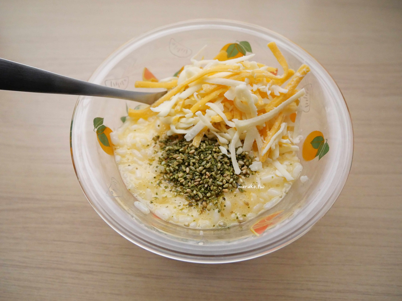 【食譜】韓式鐵板飯捲 把起司蛋拌飯變成飯捲，電烤盤食譜分享！ @Maruko與美食有個約會