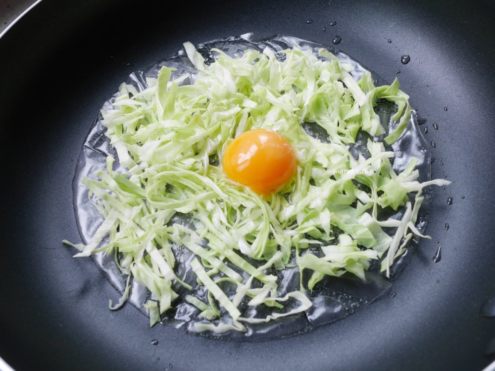 【食譜】高麗菜蛋捲 營養滿足系滿滿蔬菜的雞蛋捲餅(越南春捲皮) @Maruko與美食有個約會