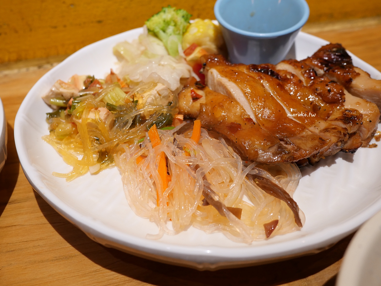 【台北】壹森泰食堂 在地20年老店，泰式烤雞腿是招牌，白飯、雞湯吃到飽！ @Maruko與美食有個約會