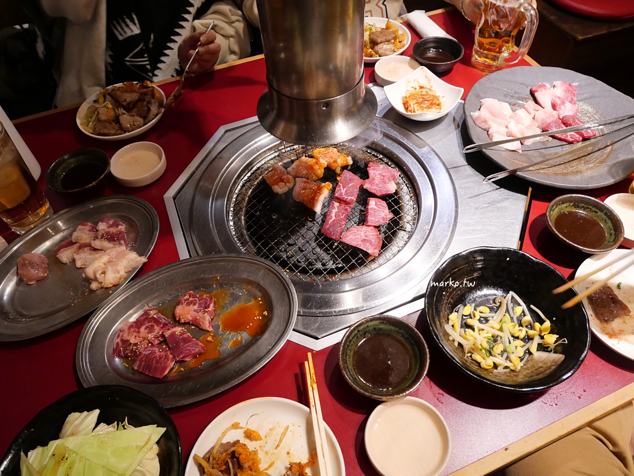 【大阪美食】燒肉傳說 一個人也能吃的和牛燒肉套餐，難波站燒肉餐廳推薦！ @Maruko與美食有個約會