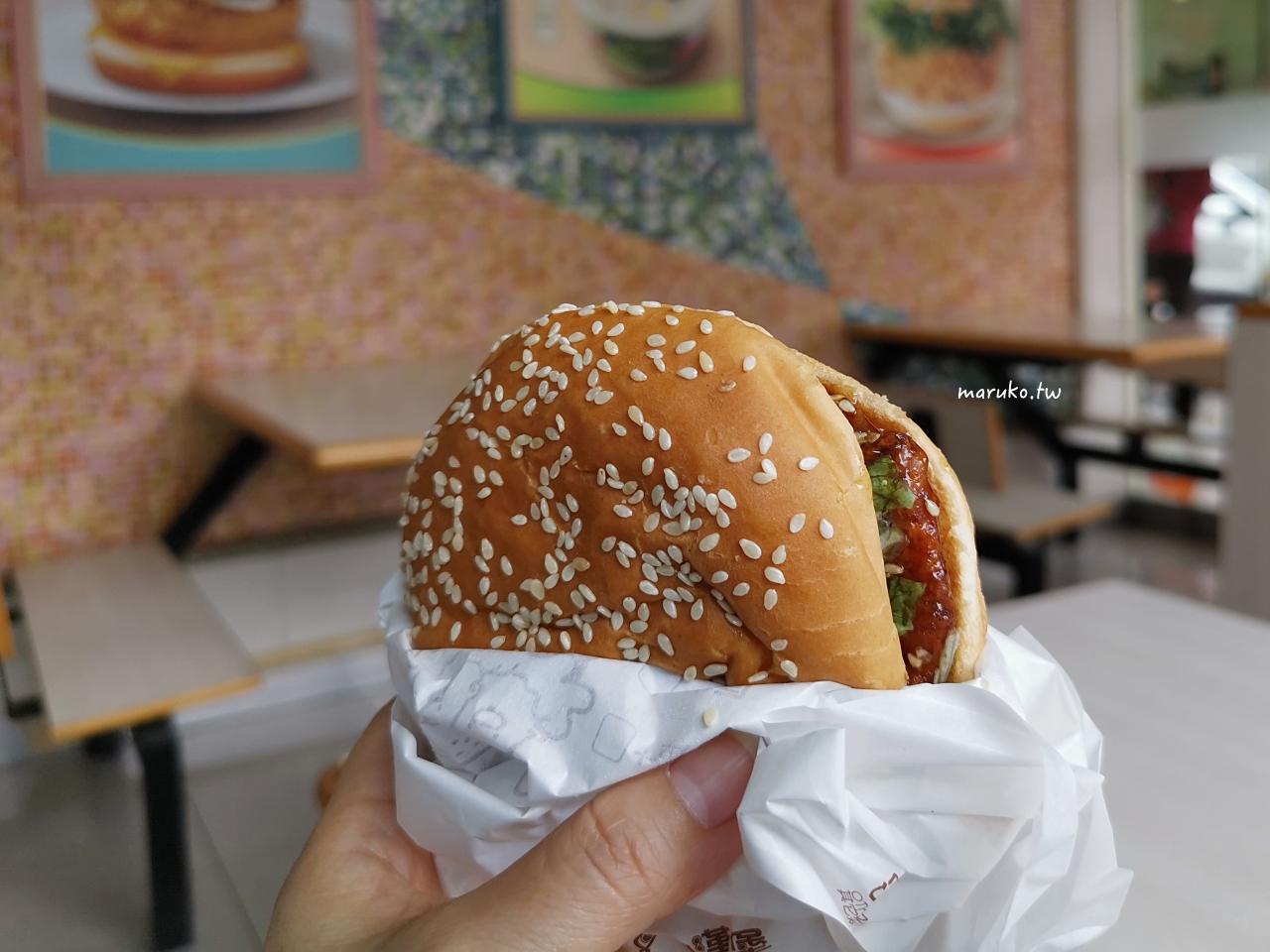 【屏東】丹丹漢堡 在地人經營30年複合式速食店，炸雞配麵線百元有找！ @Maruko與美食有個約會