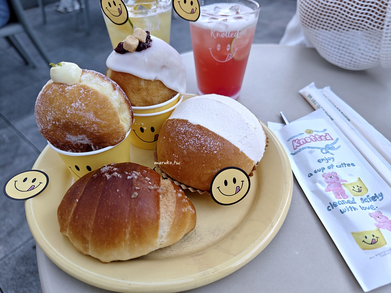 【首爾】KAKAO FRIENDS X Knotted 甜甜圈咖啡廳超萌登場，就在江南旗艦店3樓！ @Maruko與美食有個約會