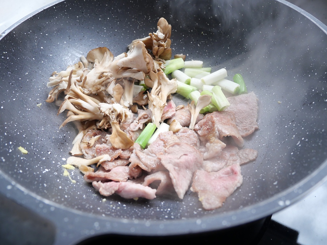 【食譜】蒜味醬燒豬肉 一次三道菜輕鬆上菜，平底鍋食譜分享！ @Maruko與美食有個約會
