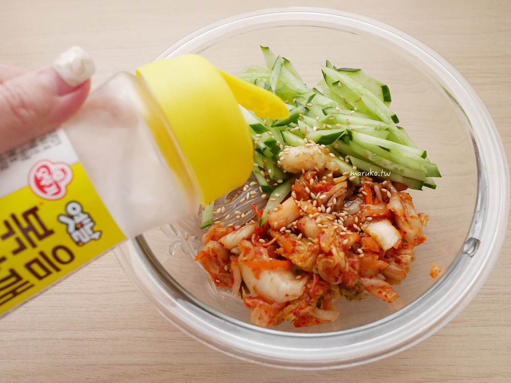 韓式泡菜涼拌冬粉｜拌一拌就入味，清爽無負擔的韓式食譜做法，10分鐘就能上菜！ @Maruko與美食有個約會