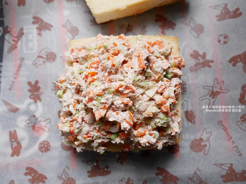 【食譜】鮪魚沙拉三明治 咖啡館內滿滿爽脆蔬菜的鮪魚三明治做法 @Maruko與美食有個約會