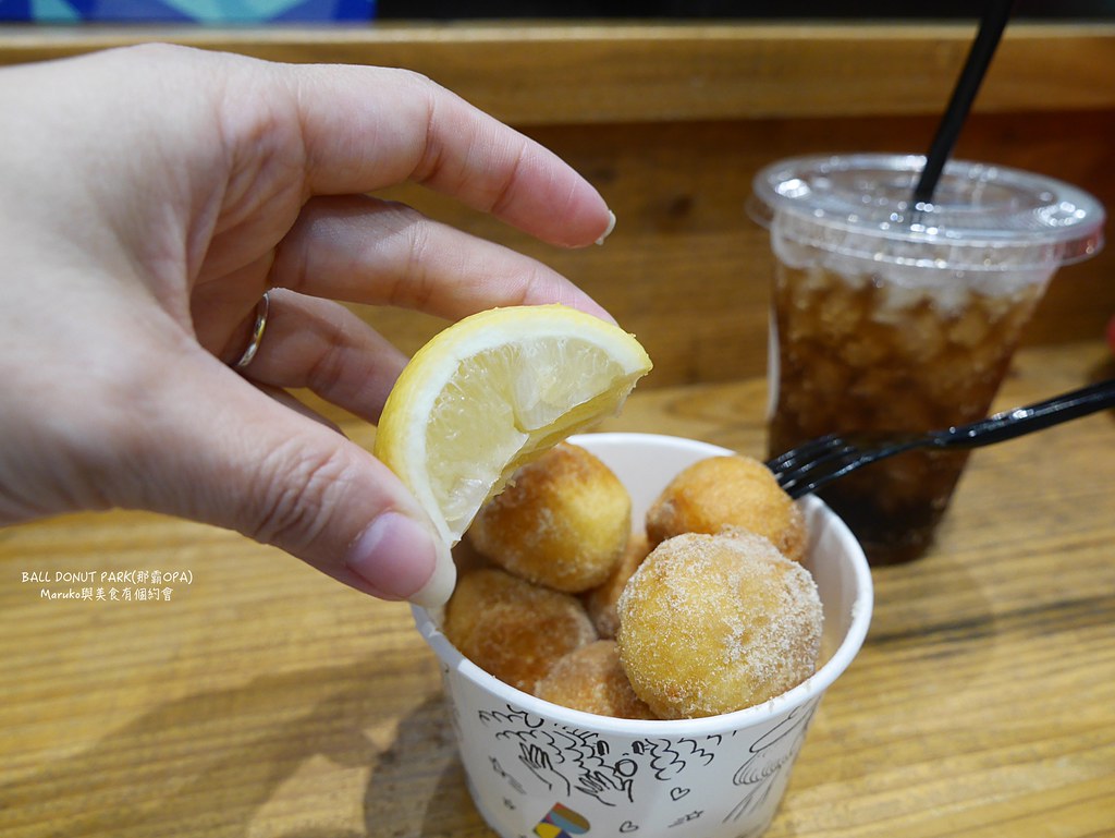 【沖繩美食】ball donut park (那霸OPA店)｜國際通現炸球型甜甜圈手拿點心 @Maruko與美食有個約會