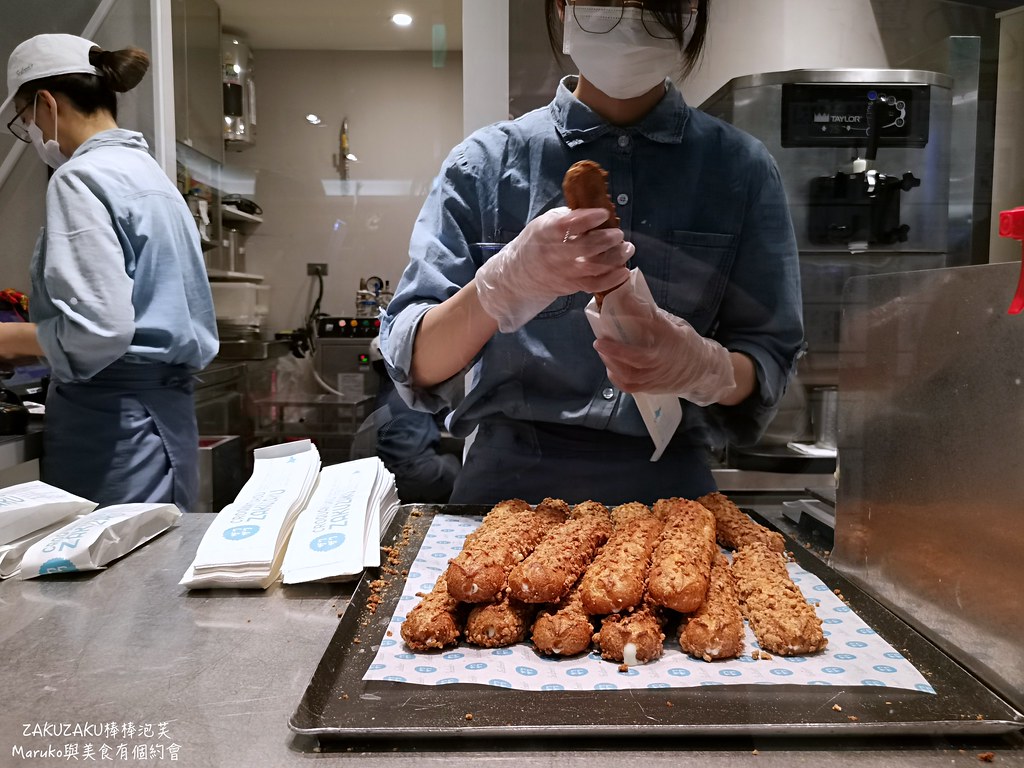 【台北美食】ZAKUZAKU微風台北車站店｜來自北海道的棒棒泡芙酥脆外皮才是美味的關鍵 @Maruko與美食有個約會