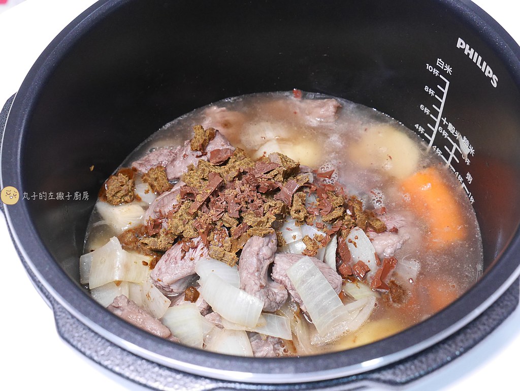 【食譜】日式牛肉咖哩｜用電子鍋燉牛腩快速又入味的做法 @Maruko與美食有個約會
