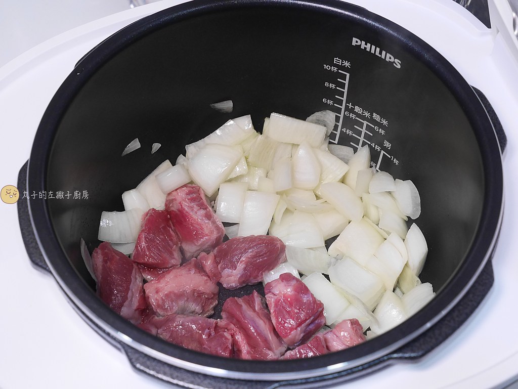【食譜】日式牛肉咖哩｜用電子鍋燉牛腩快速又入味的做法 @Maruko與美食有個約會