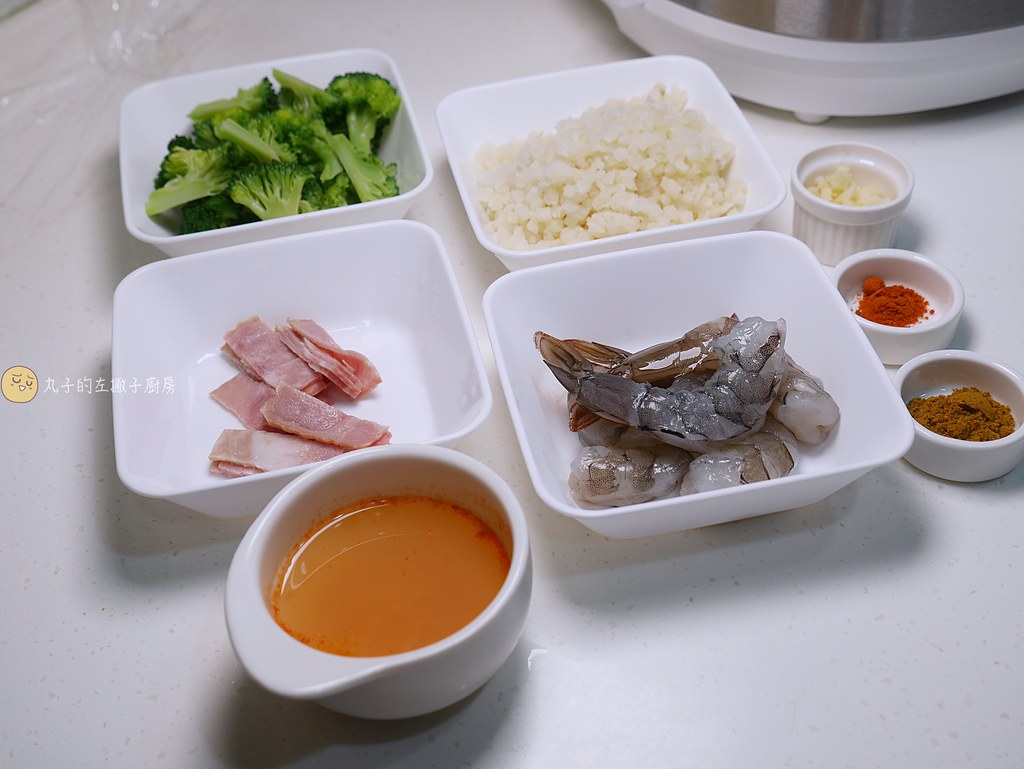 【食譜】花椰菜米蝦仁炒飯 利用冷凍花椰菜米製作低糖料理 電子鍋食譜 @Maruko與美食有個約會