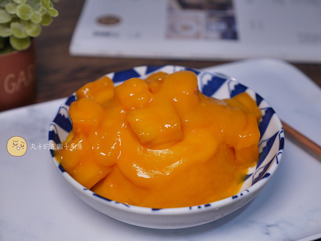 【食譜】新鮮芒果淋醬｜夏日甜點必備的新鮮水果淋醬簡單又容易做 @Maruko與美食有個約會