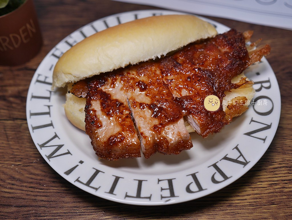 【食譜】豬排麵包｜讓里肌肉更鮮嫩的醬香豬排做法