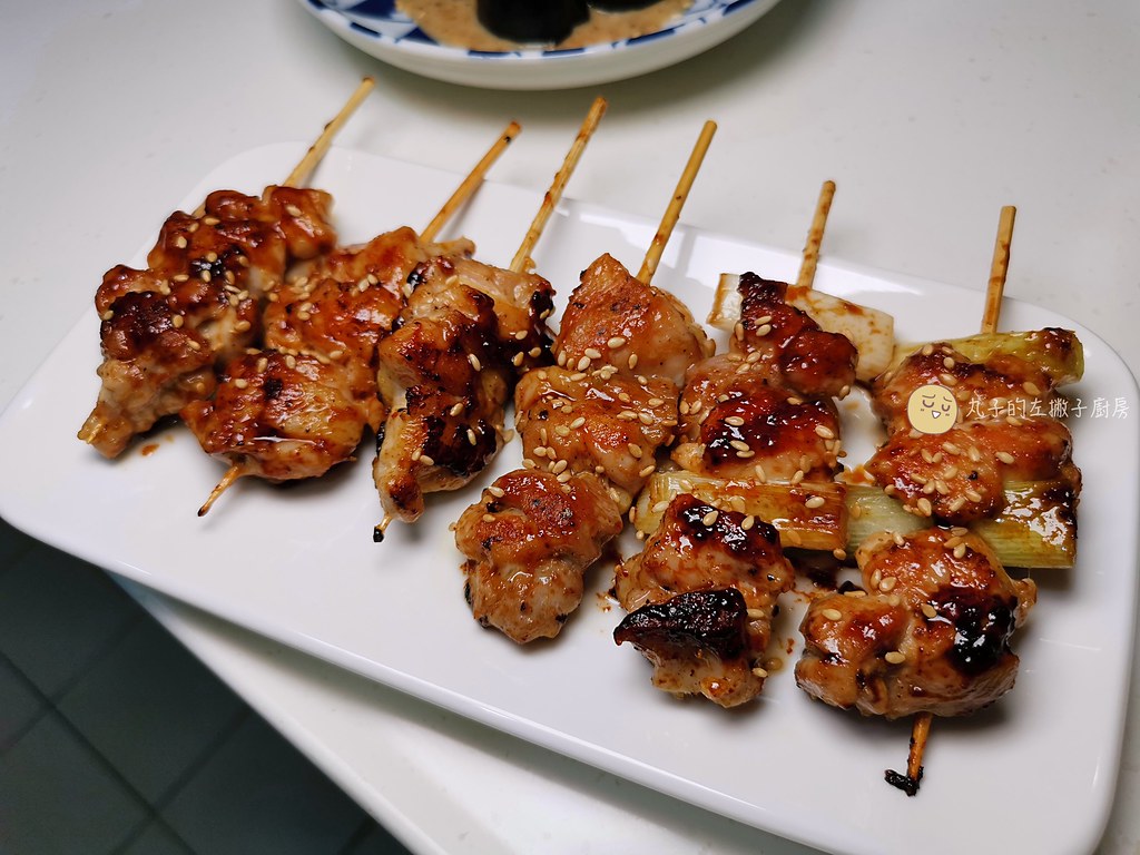 【食譜】雞肉食譜｜日式居酒屋的照燒雞腿肉串平底鍋做法